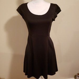 Black dress - Juniors Medium